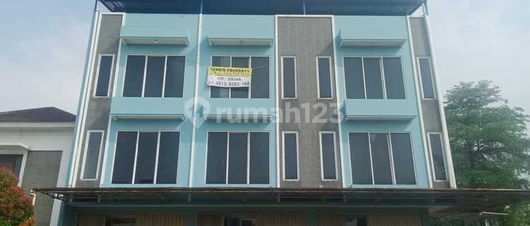 Translate to en: For Rent: 3 Connected Shophouses - Perum Banjar Wijaya Boulevard 1