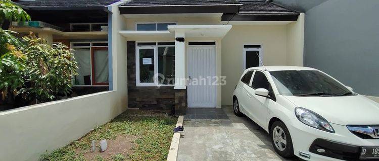 Rumah Siap Huni di Komplek Cipacing Regency Jatinangor 1