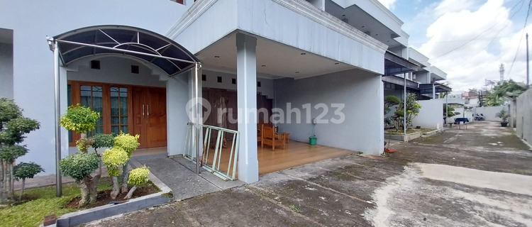For Sale: 4 Nice Freehold 2-Story Houses on Setra Indah Street and 3 Ready-to-Build Plots 1