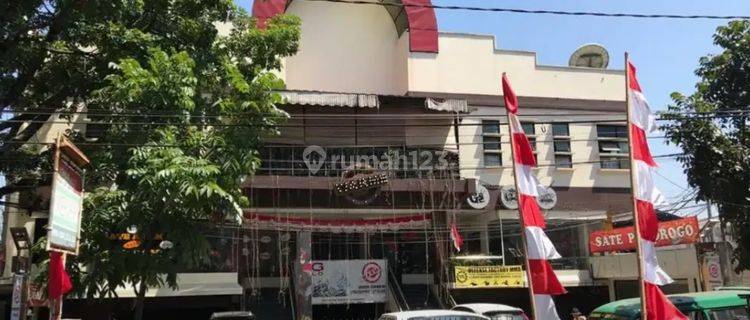 Dijual Ruang Usaha di Jalan Sederhana Sudah Renovasi SHM Luas Tanah 920 m 1