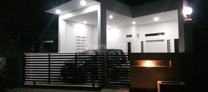 Rumah Bagus di Jl. Sukasari Katapang SHM 2 Lantai Hadap Barat 1