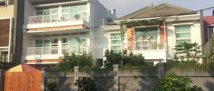 Rumah Mewah Ada Kolam Renang Di Cimahi Tengah 1