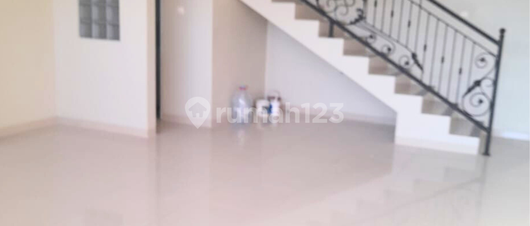 For Rent: 2-Story Shop House Ready to Use, Just 1 Minute from Kudus Square on Veteran Street. 1