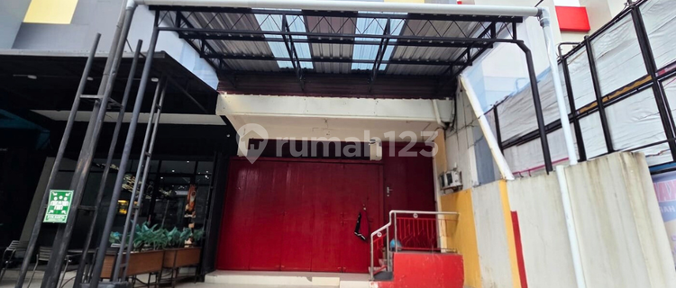 Rent a 3-Story Shop House, Good Condition, Ready to Use in Kartini Sidorejo Salatiga 1