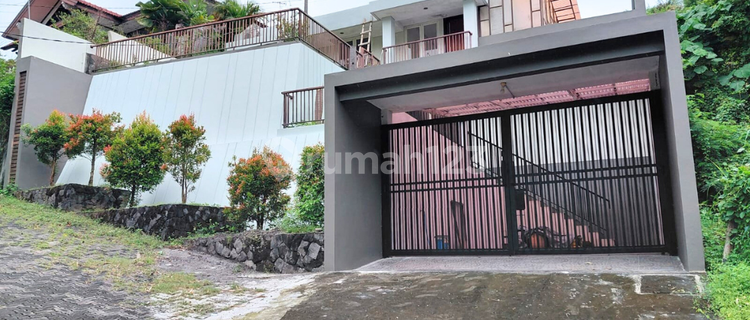 Sewa Rumah Ada Kolam Renang di Gajah Mungkur Semarang 1