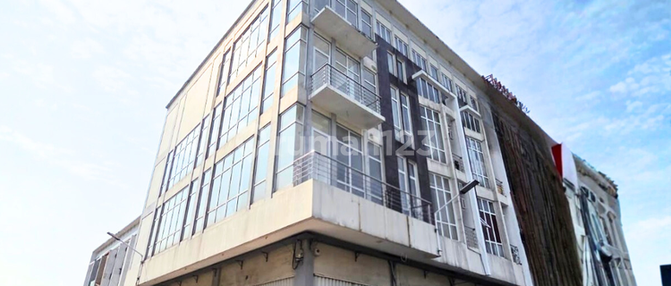 Disewakan Ruko 3 Lantai Hook Cocok Untuk Segala Usaha di Bizpark Madukoro Semarang 1