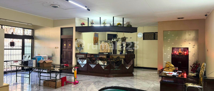 Spacious House Ready to Occupy with Bonus 2 Shop-House Units at KHM Mansyur, West Pekalongan 1