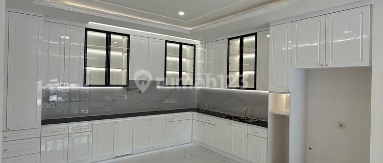 Feels Like Home Show Unit‼️ Golf Lake Residence 3.5 Floors - Move In Ready! 1