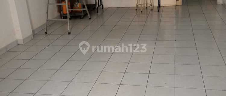 Affordable 3.5-Story Shop House Ready for Business in Permata Palem, Kalideres, West Jakarta 1