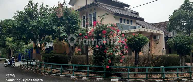 Rumah.2.lantai.sangat Terawat.di.lokasi.strategis.dijual.segera Bagus 1