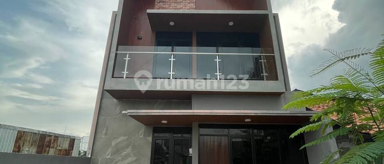 Rumah Mewah Dekat Tol Cimanggis Akses Lrt Cibubur Bebas Banjir 1