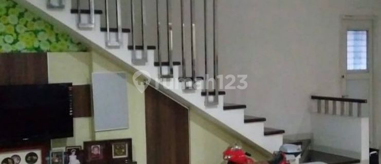 For Sale: Taman Palem Lestari House, Strategic Location, Luxurious, Good, Ready to Occupy 1