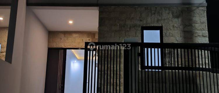 Rumah Minimalis Dengan Smart Door Lock Dan Canopy 1