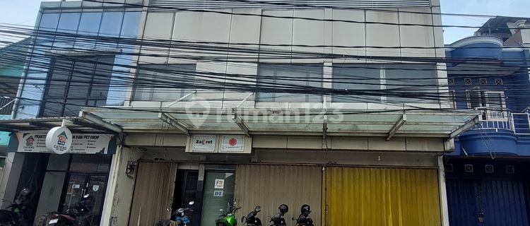 Cheap 3-Story Shophouse on Jl Bukit Duri Tanjakan, Tebet. Close to Kampung Melayu. 1