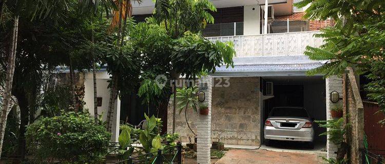 Rumah second,benhill,cocok tuk kos ekslusif,pinggir jalan raya,langka 1