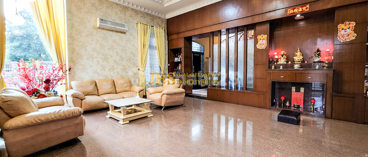 For Sale: 2-Story House Ready to Live in Cemara Hijau Complex 1