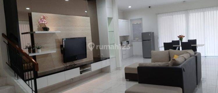 Disewakan Rumah di Depark Bsd, Lt 300m2  1