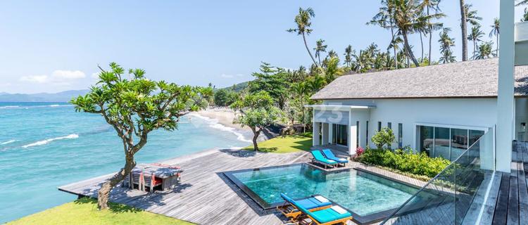 Luxury Beachfront Villa Candi Dasa Karangasem 3 Bedrooms 1450M2 1