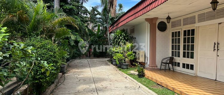 Rumah Lama di Permata Hijau Kebayoran Jakarta Selatan. SHM 1