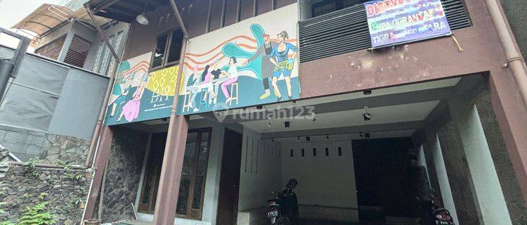 Rumah 2 Lantai Sangat Cocok Untuk Kantor/ Usaha, Jalan karawitan  1