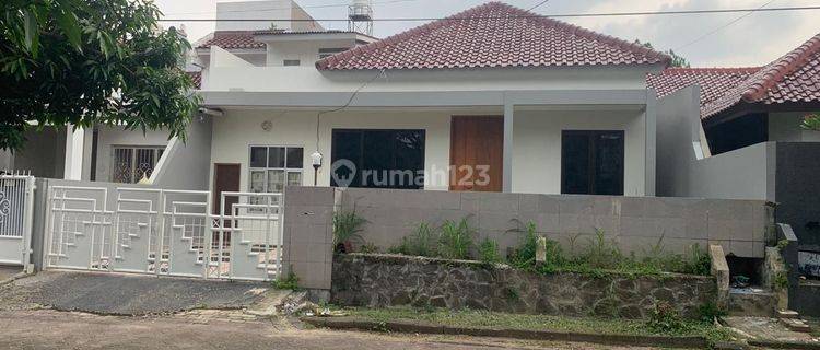 Rumah siap huni di cluster terbaik di melati mas , Lingkungan rapi aman. Mi 1