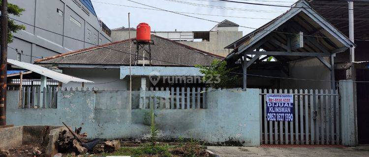 Rumah Bangunan Lama Kayu Putih Luas 423m Hadap Selatan Jalan Lebar Bebas Banjir 1