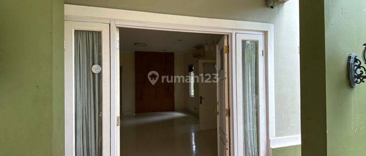 Rumah 2 Lantai Bagus di Raffles Hills, Jakarta Timur 1