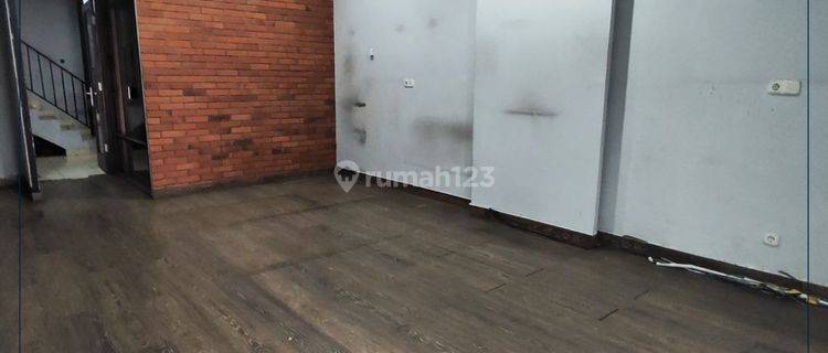 DIJUAL/DISEWAKAN !! RUKO MURAH 3 LANTAI ADA ROOFTOP -
KEMANGGISAN 1