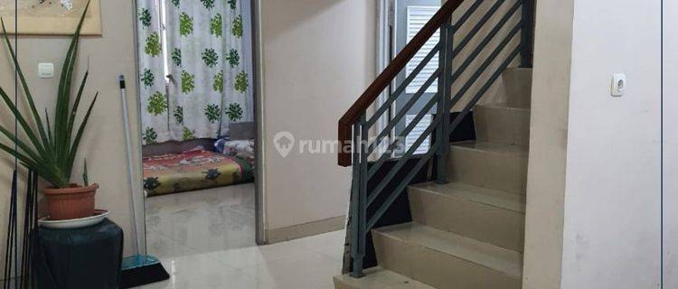 Dijual Cepat !!
rumah Bagus Dan Murah
5 Kamar Hadap Selatan Tanjung Duren 1