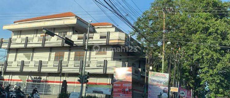 Dijual Bangunan Komersil Di Jalan Buluh Indah Denpasar 1