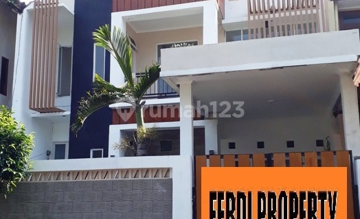 Bebas Banjir, Rumah, 2 Lantai, SHM Akses 5 Menit Toll Cibubur 1