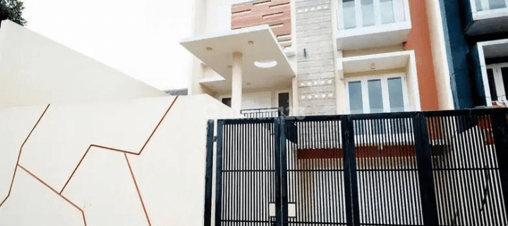 Disewakan Rumah 3 Lantai Di Ampera Pd013472  1