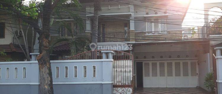 Rumah Mewah di Jalan Lontar Tanjung Duren 1