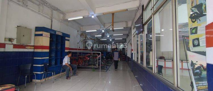 Showroom Motor di Meruya ilir Raya  1