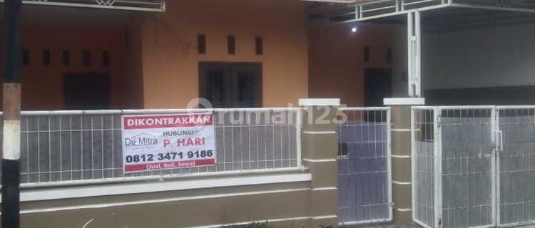 Single-Story House in Alam Bukit Raya (ABR) Housing Estate, Kebomas, Gresik 1