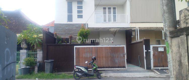 Rumah Kontrakan 2 Lantai Bagus Semi Furnished Sertifikat Hak Milik di Gunung agung, Denpasar 1