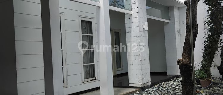 House for Sale in Imam Bonjol Pearl Garden 1