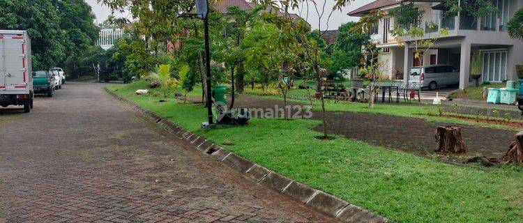 Rumah Taman Giriloka Lokasi Bagus Depan Taman 1