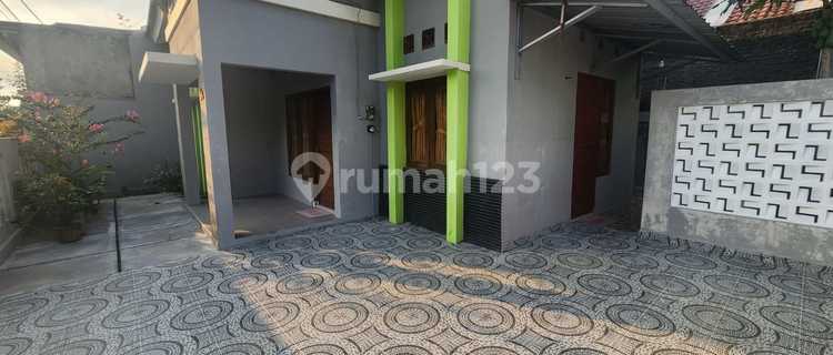 Rumah 2 Kamar Tidur dengan Carport Ber Kanopi Muat 2 Mobil 1