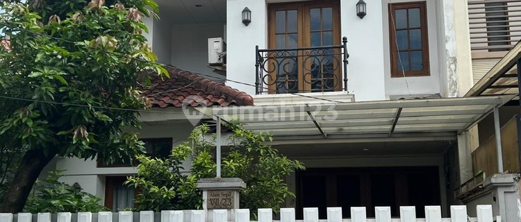 Jual Cepat Rumah di Dekat Pim Pondok Indah - 2 Lantai, Taman, Halaman Depan 1