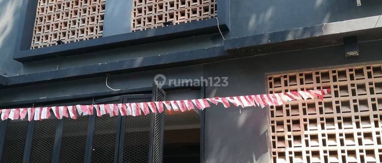 Rumah kos di Jalan bima1 bangunan 5 Lantai SHM 1