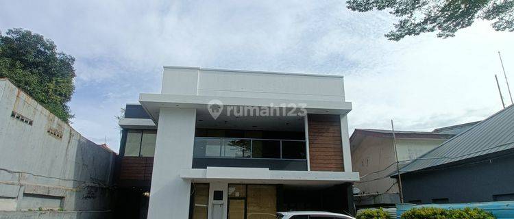 Gedung Ex. Restoran Di Raden Saleh Raya Ramai Parkir Luas 1