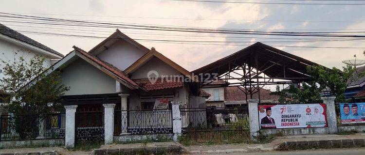 Rumah di Jalan Raya Jatiwangi, Majalengka 1