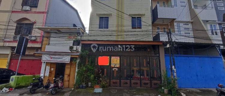 Ruko 3 Lantai Dekat Lapangan Karebosi Makassar 1
