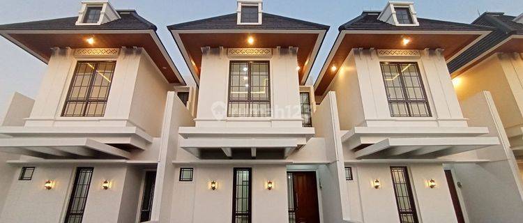 Townhouse Premium di Jatimekar, Bekasi, Strategis, Bebas Banjir 1