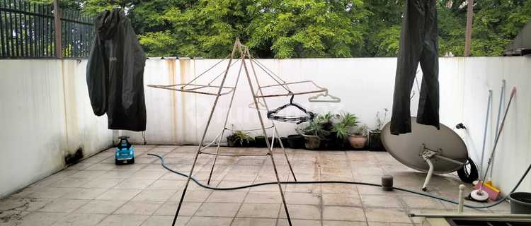 FOR RENT  Good quality ready-to-use shop house  Strategic location  Near Kopo Toll Road & Pasirkoja  On Kopo Main Road 1