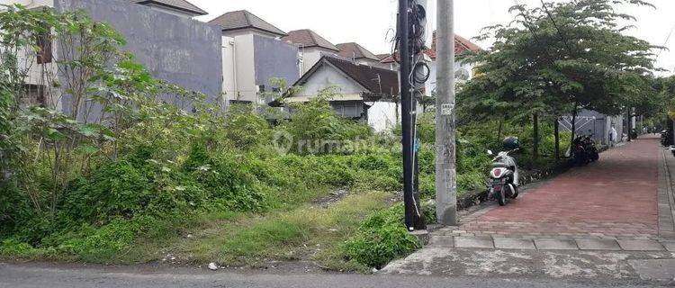 Tanah 3 menit ke pantai kerobokan akses jalan Hook 1