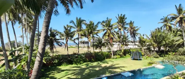 Luxury villa dengan view laut, bisa jalan kaki ke pantai Saba 1