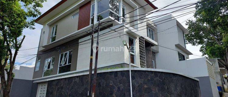 RUMAH BARU 2 LANTAI LLUX DAN LANGKA 1