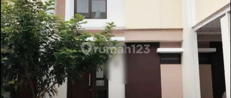 Nice 2-Story Unfurnished House in Cluster Burgundy, Bekasi 1